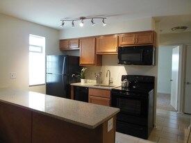 Edgecliff - Nassau Walnut Hill Apartments in Cincinnati, OH - Building Photo