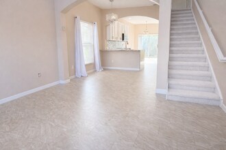 819 Pine Pointe Ln in Orlando, FL - Building Photo - Building Photo