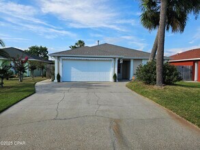 2805 Gwendolen Ct in Panama City, FL - Foto de edificio - Building Photo