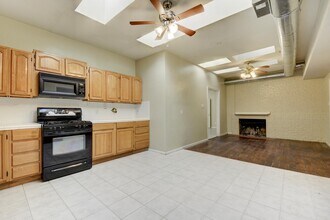 4405 Barrow Ave in Austin, TX - Building Photo - Building Photo