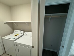 3911 Scorpio Dr SE in Mandan, ND - Building Photo - Building Photo