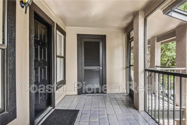 4006 Angel Oak Ct in Tampa, FL - Building Photo - Building Photo