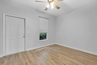 2400 Fred Smith Rd in Tallahassee, FL - Building Photo - Building Photo