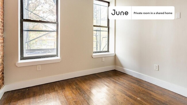 Private bedroom in 4 bed/2 bath Home in New York, NY - Building Photo - Building Photo