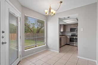 13357 Water Oak Ln-Unit -13357 Water Oak Ln #A- ARGLO in Austin, TX - Foto de edificio - Building Photo