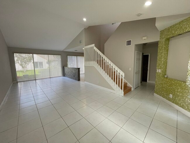 23395 Water Cir in Boca Raton, FL - Building Photo - Building Photo
