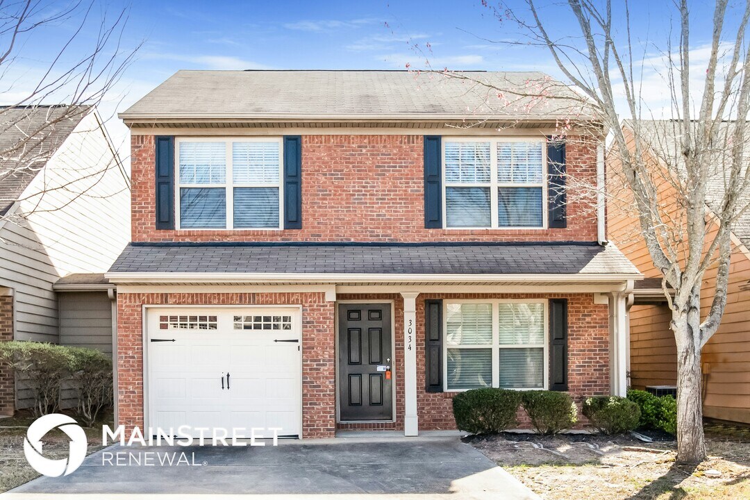 3034 Broadleaf Trail Rd in Fairburn, GA - Foto de edificio