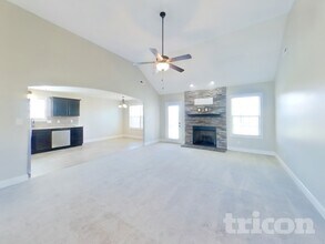 1041 Charles Thomas Dr in Clarksville, TN - Building Photo - Building Photo