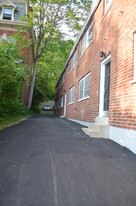 2116 Kemper Ln, Unit 10 in Cincinnati, OH - Foto de edificio - Building Photo