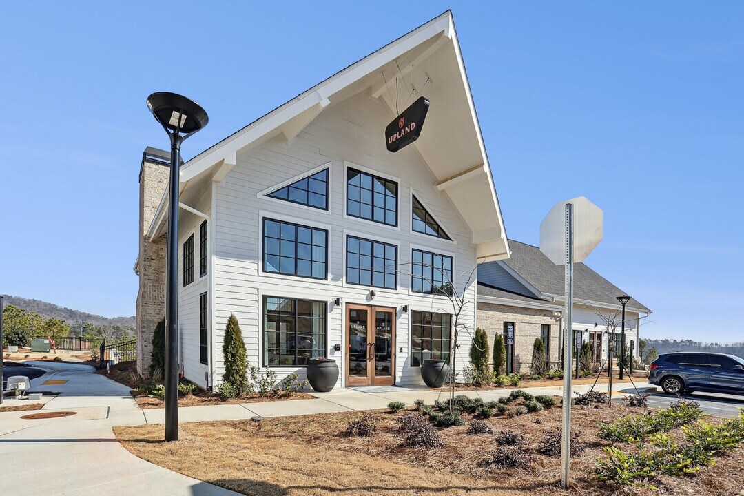 Upland Emerson in Emerson, GA - Foto de edificio