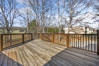 664 E Meeting St in Dandridge, TN - Building Photo - Building Photo