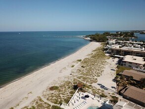 1255 Tarpon Center Dr, Unit 612 in Venice, FL - Foto de edificio - Building Photo