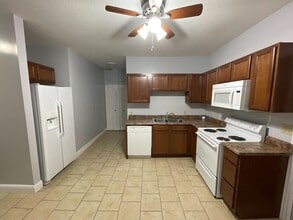 1518 1/2 N Harrison St in Davenport, IA - Building Photo - Building Photo