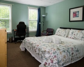 42 Everett St, Unit 2 in Boston, MA - Foto de edificio - Building Photo