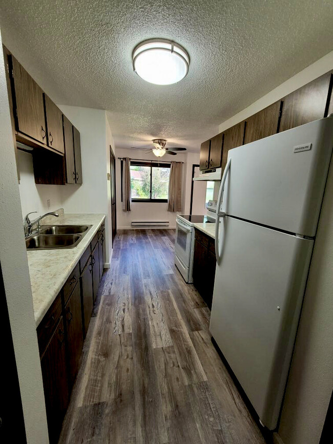 570 Valley Dr, Unit #2 in Barron, WI - Building Photo - Building Photo
