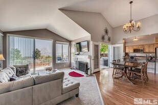 2320 Overlook Ct in Reno, NV - Building Photo