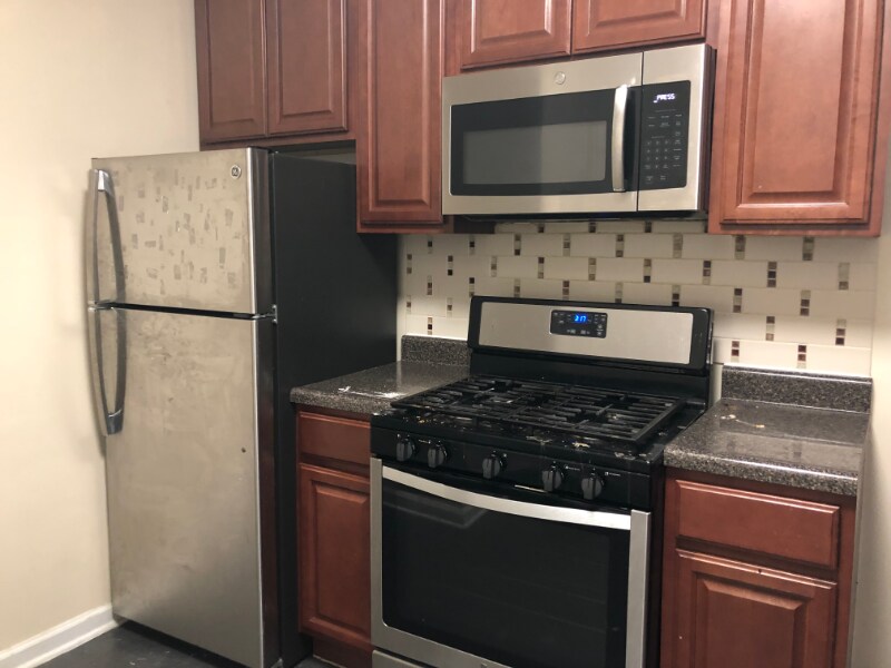 146 Manhattan Ave in Jersey City, NJ - Building Photo