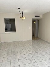 1301 NE Miami Gardens Dr in North Miami, FL - Building Photo - Building Photo
