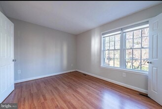 18811 Birdseye Dr in Germantown, MD - Building Photo - Building Photo