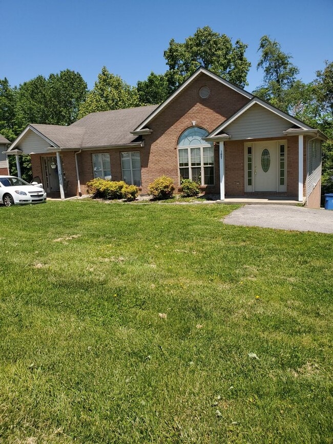 197-199 Scottie Dr in Glasgow, KY - Building Photo - Building Photo