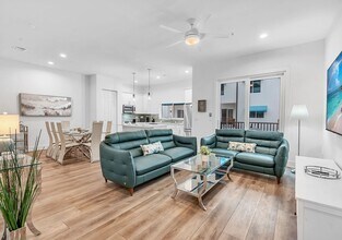 15405 Gulf Blvd in Madeira Beach, FL - Building Photo - Building Photo