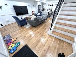 1427 Parkwood Pl NW in Washington, DC - Foto de edificio - Building Photo