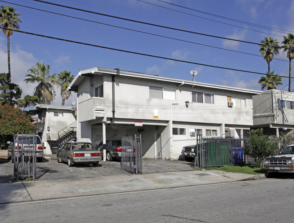 14648 Hubbard Ave in San Fernando, CA - Foto de edificio