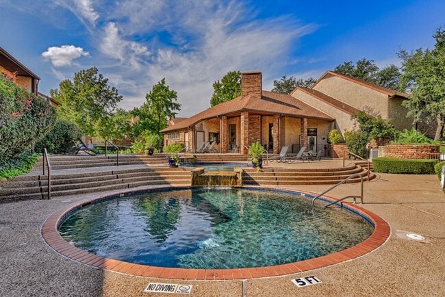 property at 1906 Emerald Pl