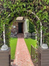 4032 Elsa St-Unit -Main House in Lakewood, CA - Building Photo - Building Photo