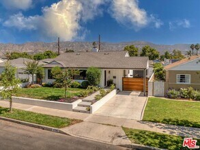 830 N Reese Pl in Burbank, CA - Building Photo - Building Photo