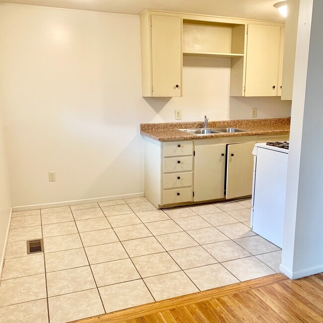 property at 1875 S Edison St