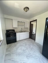 735 Elberon Ave in Cincinnati, OH - Foto de edificio - Building Photo