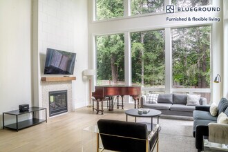 26077 SE 36th St in Sammamish, WA - Building Photo - Building Photo