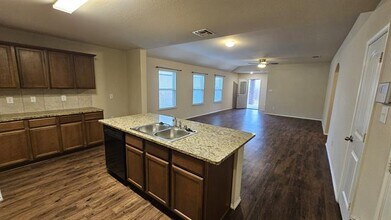 2117 Shady Glen Trail in Princeton, TX - Building Photo - Building Photo