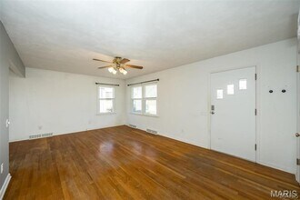 405 N Moore St in Waterloo, IL - Building Photo - Building Photo