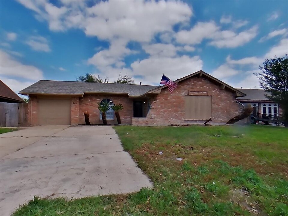 1910 Barnsley Ln in Houston, TX - Foto de edificio