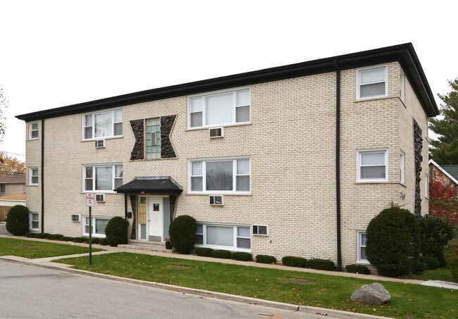 2100 N Harlem Ave in Elmwood Park, IL - Building Photo - Building Photo