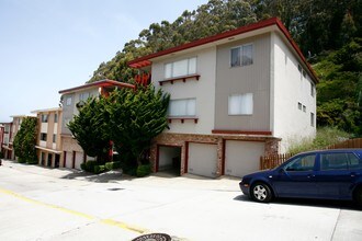 400 Warren Dr in San Francisco, CA - Building Photo - Building Photo