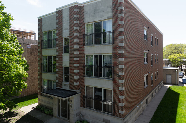 2525 W Farragut Ave in Chicago, IL - Building Photo - Building Photo