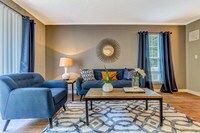 Building Photo - Post Oak Apartamentos in Louisville, Kentucky