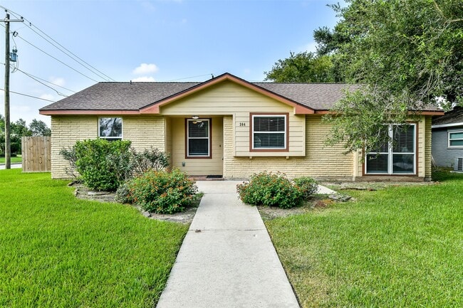 property at 304 Bellmar Ln