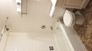 17550 71st Ct-Unit -4 in Tinley Park, IL - Building Photo - Building Photo