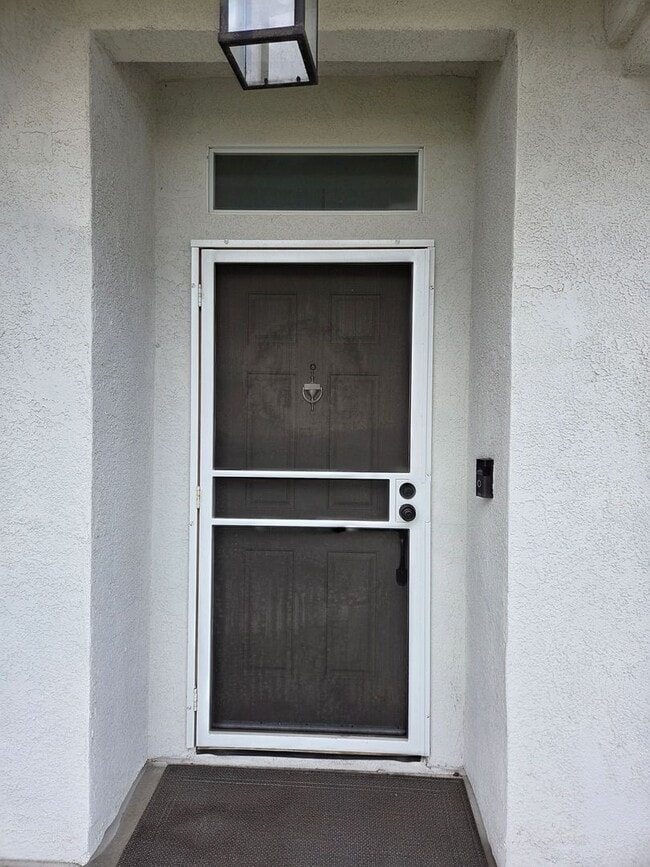 1073 W Northstar Dr in Hanford, CA - Building Photo - Building Photo