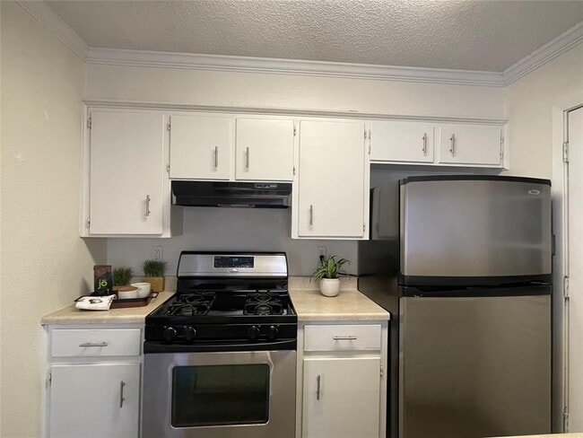 10009 Quail Valley Blvd in Austin, TX - Building Photo - Building Photo