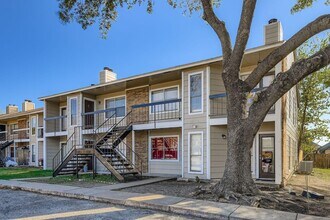 1913 West Loop in Austin, TX - Building Photo - Building Photo