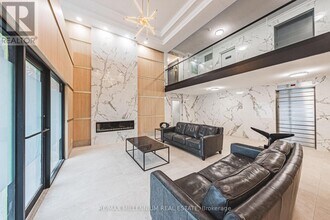 2160 Lakeshore Rd. in Burlington, ON - Building Photo - Building Photo