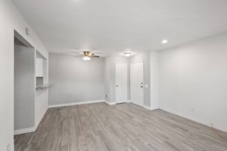 7932 Mission Center Ct in San Diego, CA - Building Photo - Building Photo