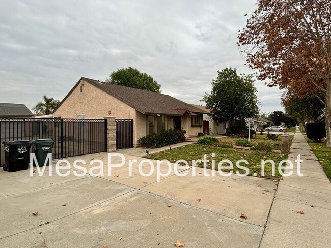 653 N Lancewood Ave in Rialto, CA - Building Photo - Building Photo