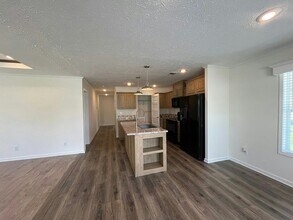 568 Leopard Ln in North Fort Myers, FL - Building Photo - Building Photo