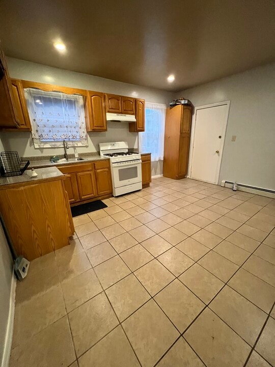 128 Elwood Ave, Unit 2 in Newark, NJ - Building Photo